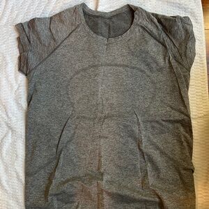 Lululemon Swiftly shirt hip length size 18